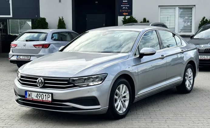 volkswagen Volkswagen Passat cena 86800 przebieg: 154218, rok produkcji 2020 z Reda